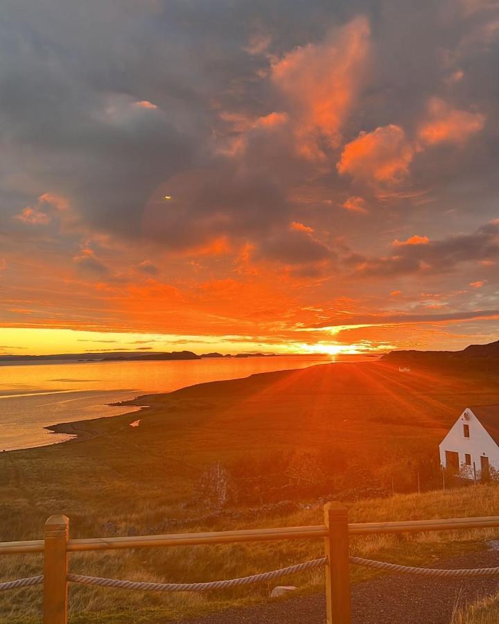 Отель The Sleepy Crofter Glamping - Achiltibuie Экстерьер фото